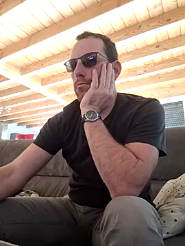 Snapshot of BrunJulienMetis chatting on 02.08.26 BrunJulienMetis online show from 02.08.26