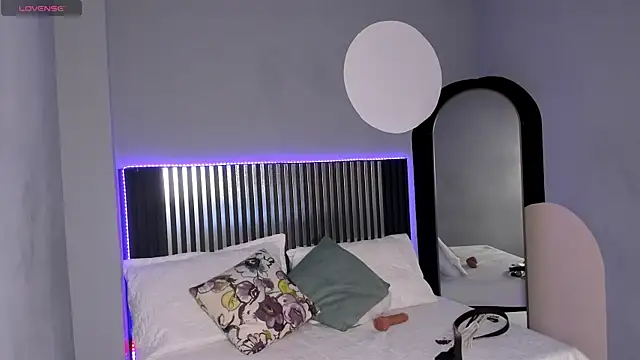 Emilybeltons online show from 10.06.25