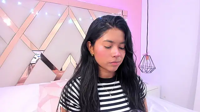 Snapshot of samantaa_shy chatting on 01.06.26 samantaa shy online show from 01.06.26