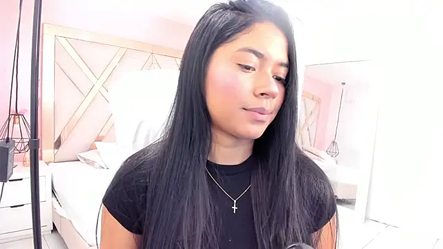 Snapshot of samantaa_shy chatting on 01.17.26 samantaa shy online show from 01.17.26