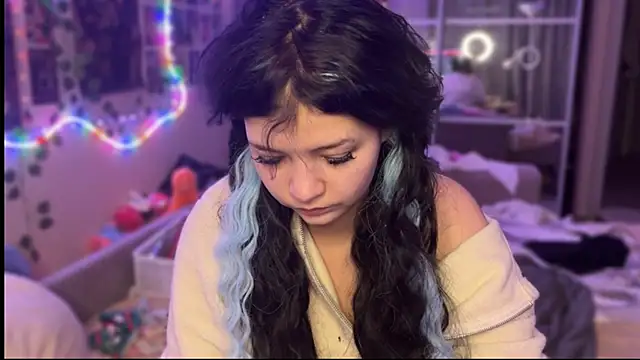 nikoli naw online show from 10.30.25