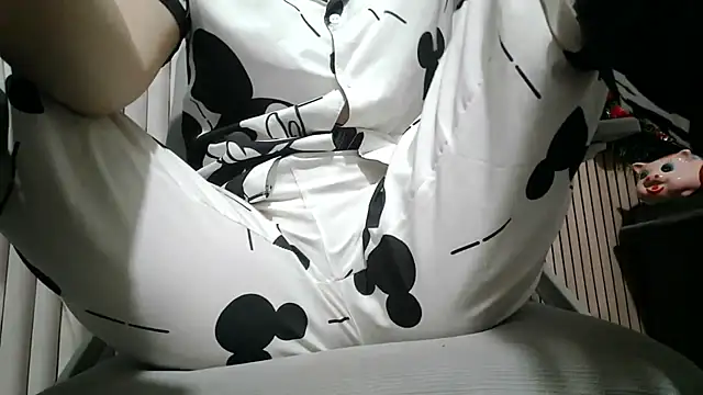 Snapshot of Emachiii chatting on 03.08.26 Emachiii online show from 03.08.26