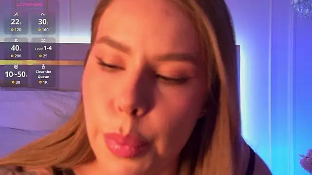 Snapshot of Ashley_Roys chatting on 01.19.26 Ashley Roys online show from 01.19.26