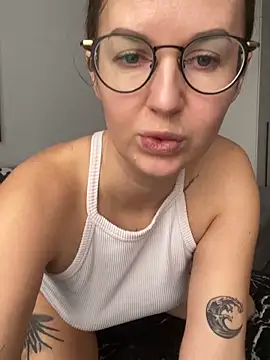 Snapshot of ElizabetBlack chatting on 12.20.25 ElizabetBlack online show from 12.20.25