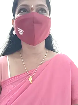 Snapshot of shivani27 chatting on 11.11.25 shivani27 online show from 11.11.25