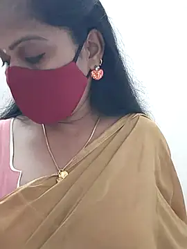 Snapshot of shivani27 chatting on 11.28.25 shivani27 online show from 11.28.25