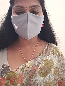 Snapshot of shivani27 chatting on 12.04.25 shivani27 online show from 12.04.25