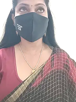 Snapshot of shivani27 chatting on 12.17.25 shivani27 online show from 12.17.25