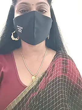 Snapshot of shivani27 chatting on 12.18.25 shivani27 online show from 12.18.25