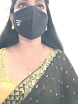 Snapshot of shivani27 chatting on 12.22.25 shivani27 online show from 12.22.25