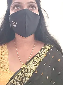 Snapshot of shivani27 chatting on 12.23.25 shivani27 online show from 12.23.25