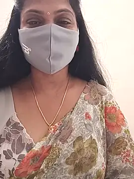 Snapshot of shivani27 chatting on 01.10.26 shivani27 online show from 01.10.26