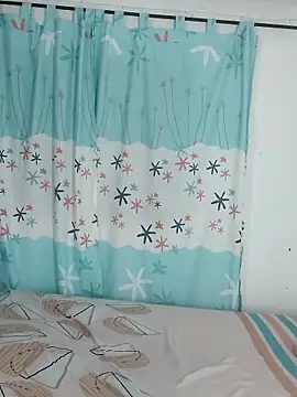 Snapshot of AntonelaMorriz chatting on 11.13.25 AntonelaMorriz online show from 11.13.25