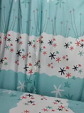 Snapshot of AntonelaMorriz chatting on 11.18.25 AntonelaMorriz online show from 11.18.25