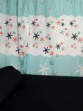 Snapshot of AntonelaMorriz chatting on 11.24.25 AntonelaMorriz online show from 11.24.25