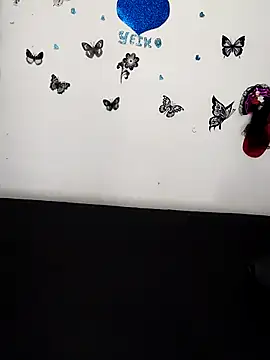 Snapshot of AntonelaMorriz chatting on 11.28.25 AntonelaMorriz online show from 11.28.25