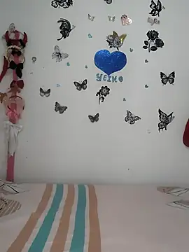 Snapshot of AntonelaMorriz chatting on 12.04.25 AntonelaMorriz online show from 12.04.25