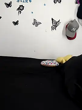 Snapshot of AntonelaMorriz chatting on 12.15.25 AntonelaMorriz online show from 12.15.25