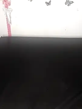 Snapshot of AntonelaMorriz chatting on 12.22.25 AntonelaMorriz online show from 12.22.25