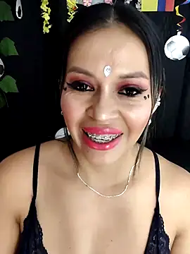 Snapshot of AntonelaMorriz chatting on 06.15.26 AntonelaMorriz online show from 06.15.26