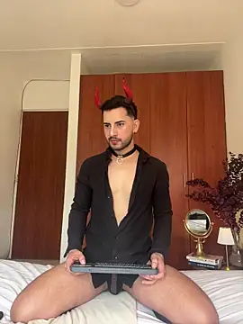 Dark beauty2 online show from 10.31.25