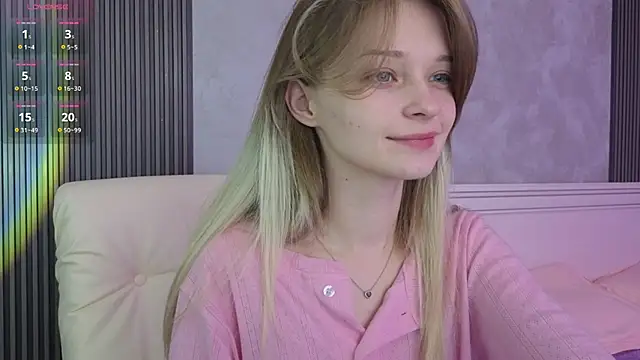 Snapshot of vialeta_baby chatting on 10.09.25 vialeta baby online show from 10.09.25