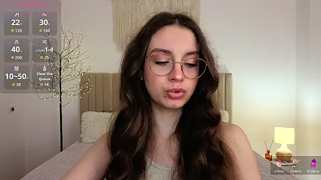 Snapshot of Real_cutie1 chatting on 06.18.26 Real cutie1 online show from 06.18.26