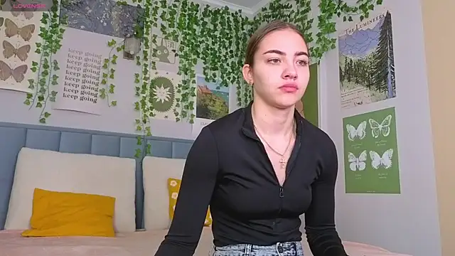 Ashley Pierce online show from 10.12.25