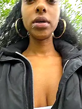 Snapshot of Hazel_Dollxx chatting on 05.19.26 Hazel Dollxx online show from 05.19.26