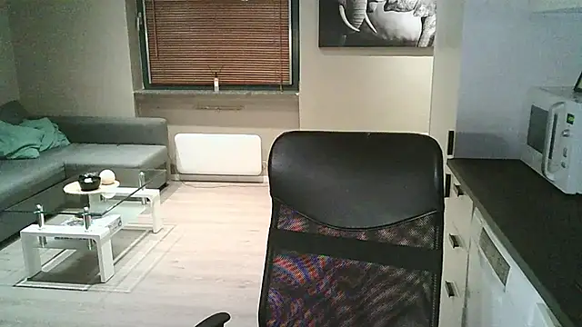 Dartanjanas13 online show from 10.17.25