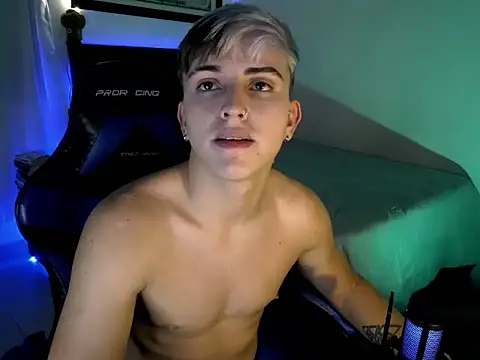 Snapshot of Justin_trevor1 chatting on 04.29.26 Justin trevor1 online show from 04.29.26