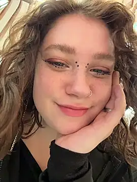 Snapshot of lucy-joy chatting on 03.17.26 lucy-joy online show from 03.17.26