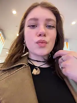 lucy-joy online show from 04.25.26