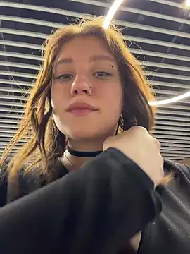 Snapshot of lucy-joy chatting on 06.14.26 lucy-joy online show from 06.14.26