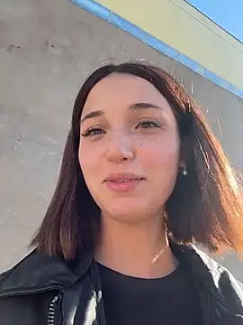 DollyTall online show from 10.08.25