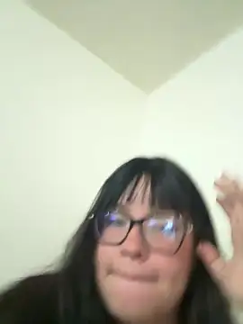 Snapshot of Emily_Taylor2 chatting on 06.17.26 Emily Taylor2 online show from 06.17.26
