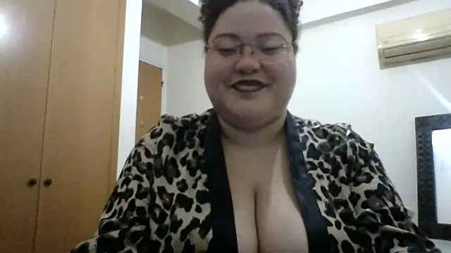 Snapshot of GoddessMocha chatting on 10.12.25 GoddessMocha online show from 10.12.25
