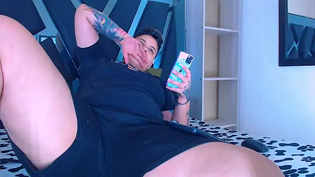 Snapshot of karla_sexy21 chatting on 12.14.25 karla sexy21 online show from 12.14.25