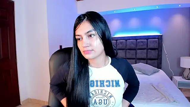 Snapshot of AidaJones chatting on 03.14.26 AidaJones online show from 03.14.26