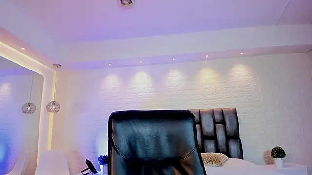 AidaJones online show from 04.24.26