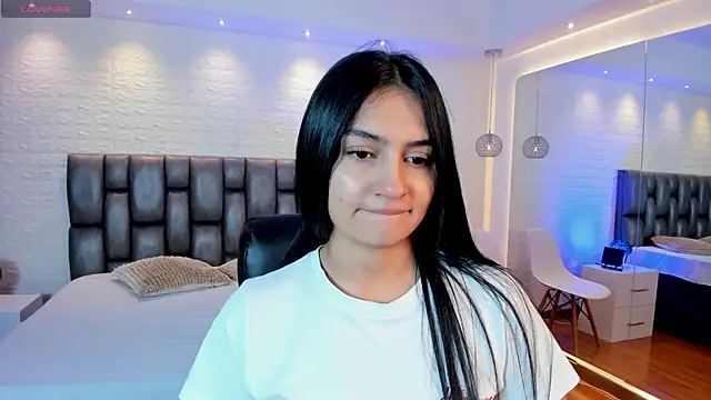 AidaJones online show from 04.25.26