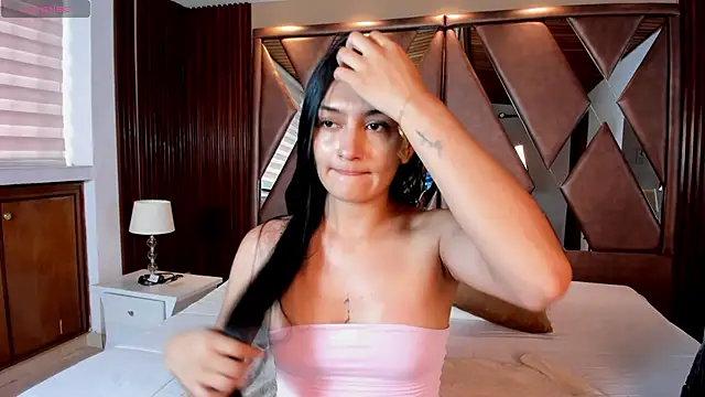 AidaJones online show from 05.04.26
