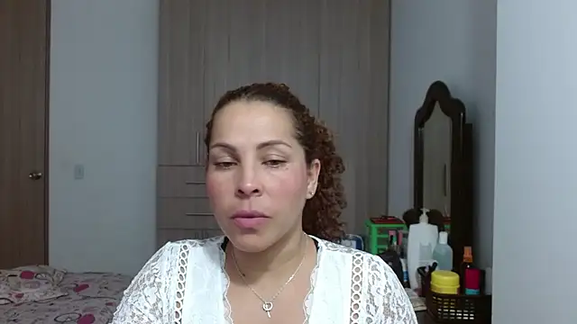 Snapshot of Yanis_Ariel12 chatting on 01.06.26 Yanis Ariel12 online show from 01.06.26