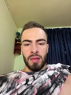 Snapshot of MaxDell chatting on 12.16.25 MaxDell online show from 12.16.25