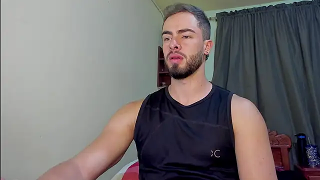 Snapshot of MaxDell chatting on 01.10.26 MaxDell online show from 01.10.26