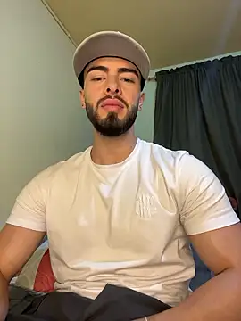 Snapshot of MaxDell chatting on 01.10.26 MaxDell online show from 01.10.26