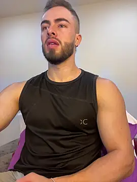 Snapshot of MaxDell chatting on 02.25.26 MaxDell online show from 02.25.26