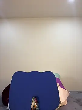 Snapshot of MaxDell chatting on 03.25.26 MaxDell online show from 03.25.26