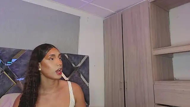 Snapshot of candice777 chatting on 12.17.25 candice777 online show from 12.17.25