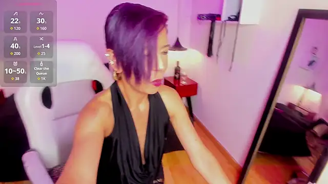 Snapshot of Trinityy__ chatting on 07.18.26 Trinityy online show from 07.18.26